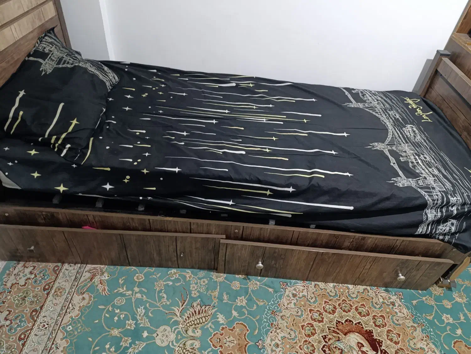 تخت خواب یکنفره|تخت و سرویس خواب|مشکیندشت, |دیوار