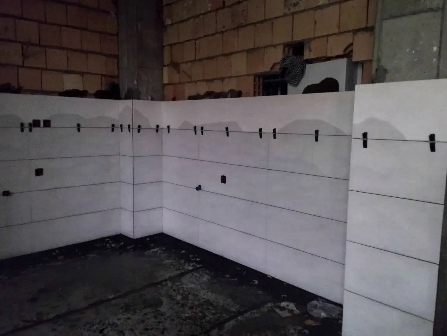 کارگر کاشیکار نیازمندم|استخدام معماری، عمران و ساختمانی|کرمانشاه, |دیوار