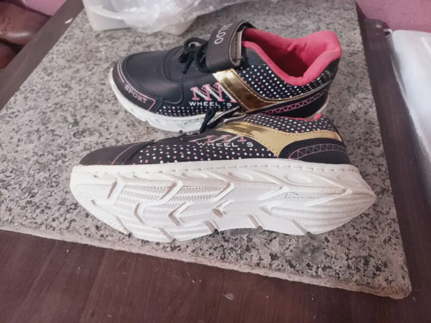 کفش بچگانه سایز ۳۲ الی ۳۳|کفش و لباس بچه|ابهر, |دیوار