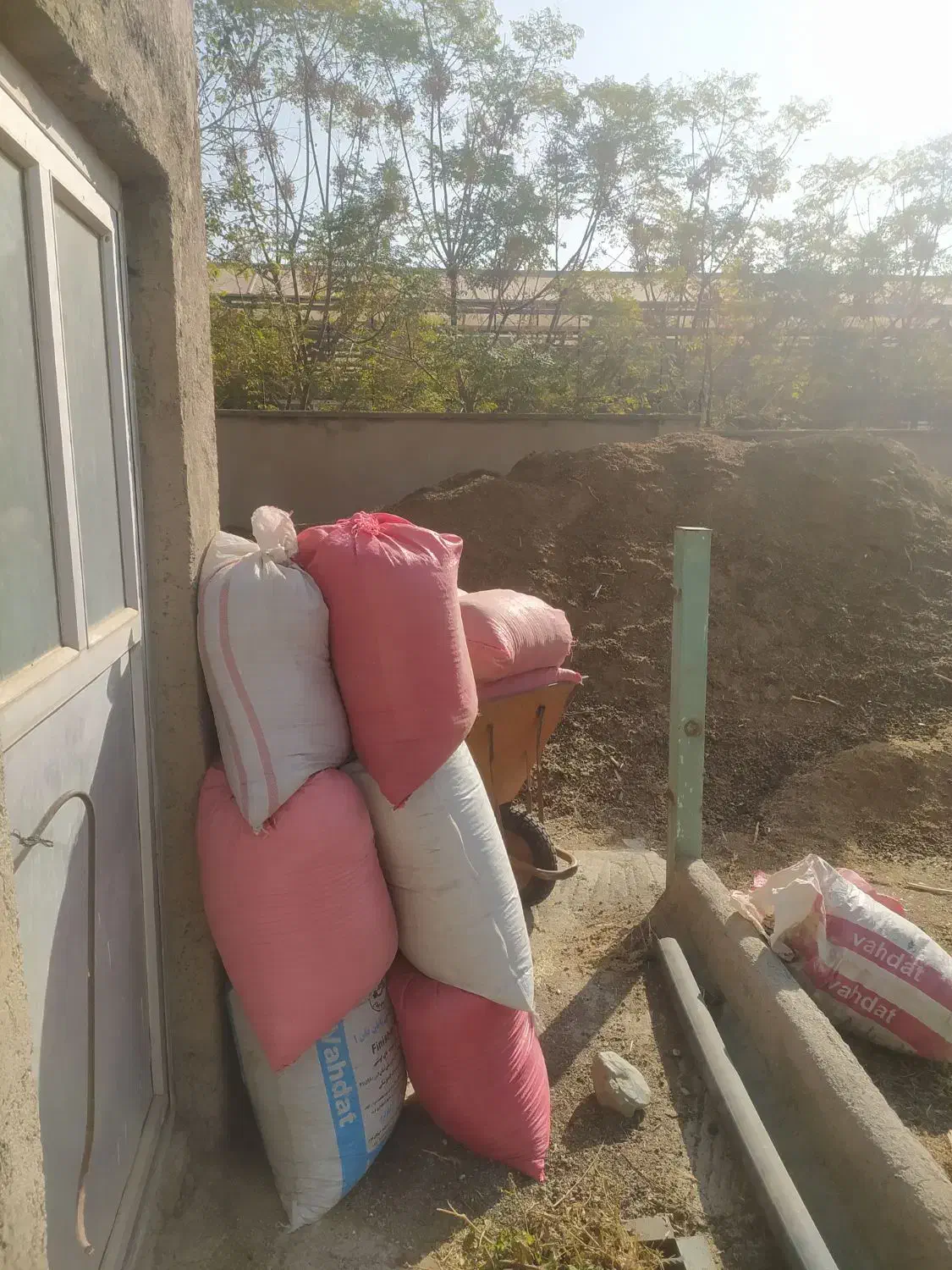 فروش کود حیوانی تمیز بدون آشغال|خدمات باغبانی و درختکاری|تهران, شهرک علم و فناوری|دیوار