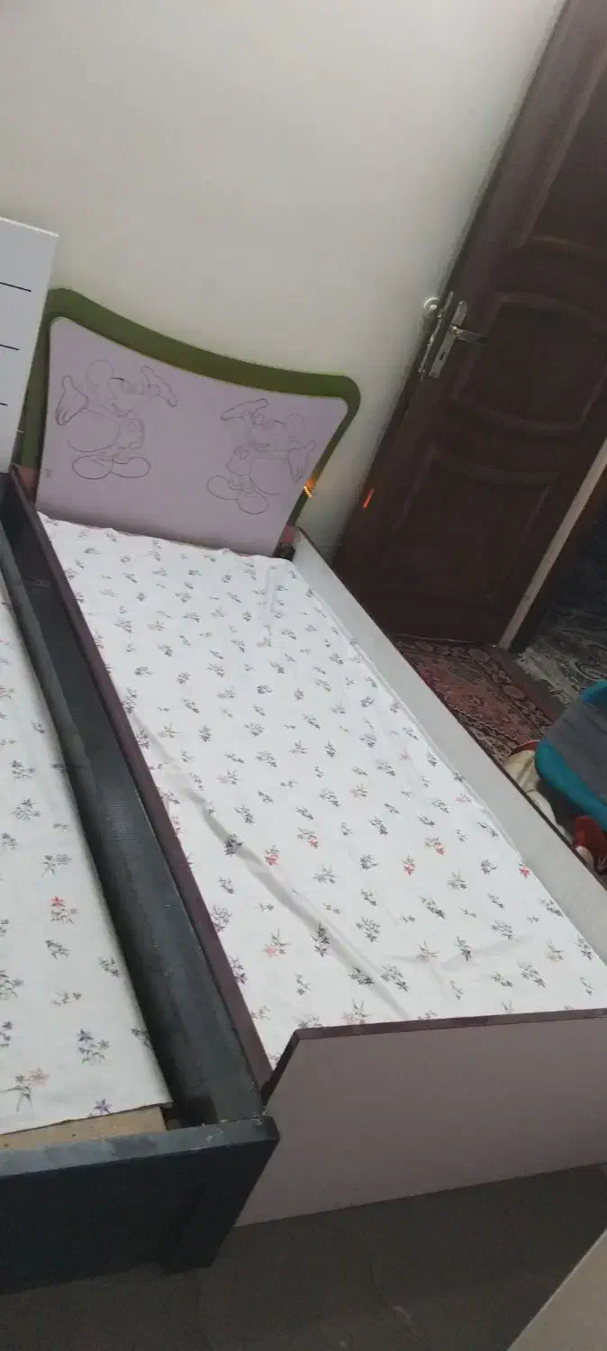 تخت نوجوان سالم و مرتب باکف تخت|تخت و صندلی بچه|طرقبه, |دیوار