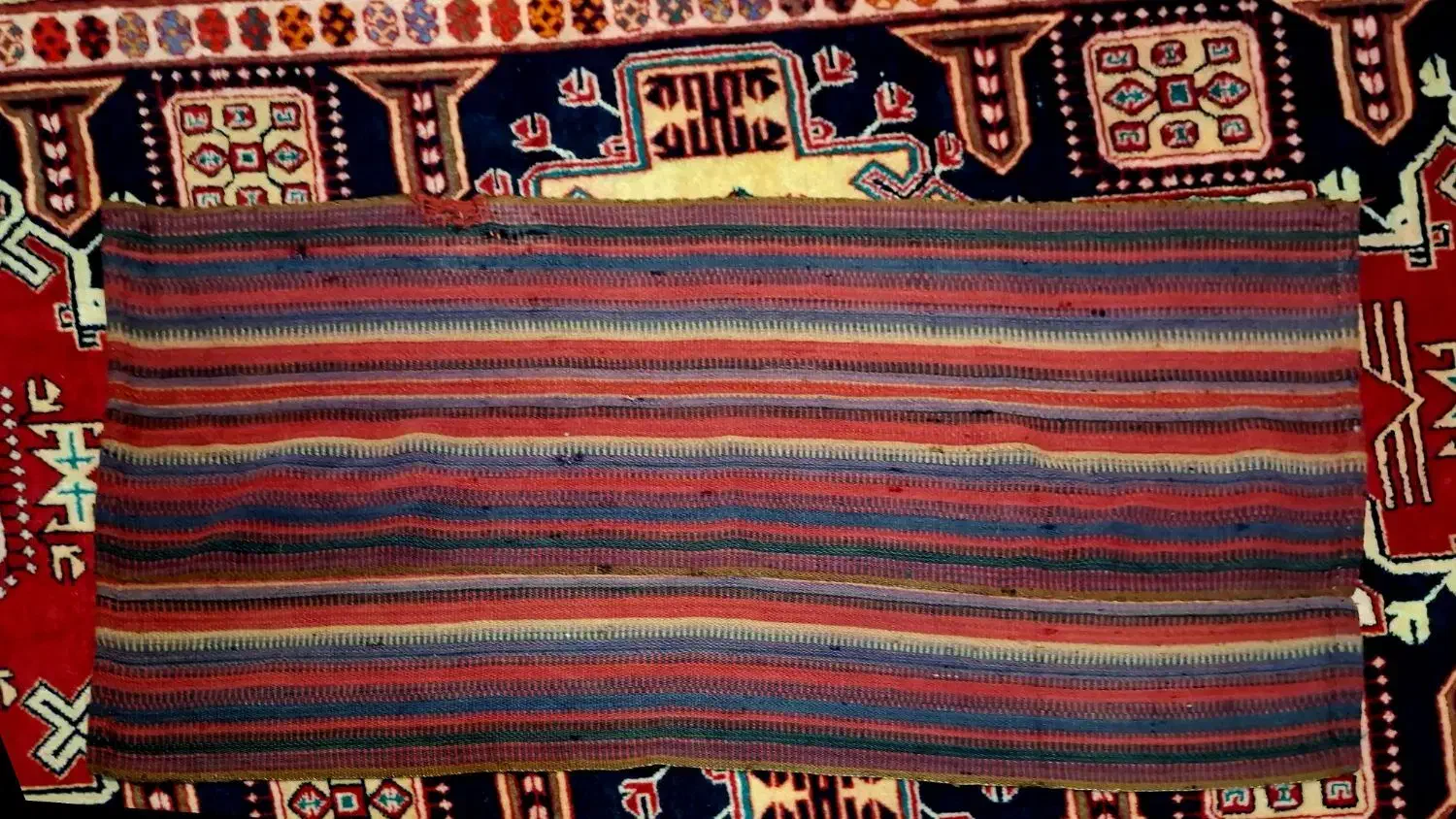 جاجیم آنتیک آذربایجانی|گلیم، جاجیم، گبه|آمل, |دیوار