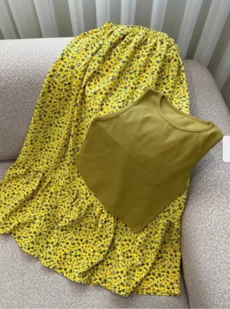 ست دامن و تاپ|لباس|یاسوج, |دیوار