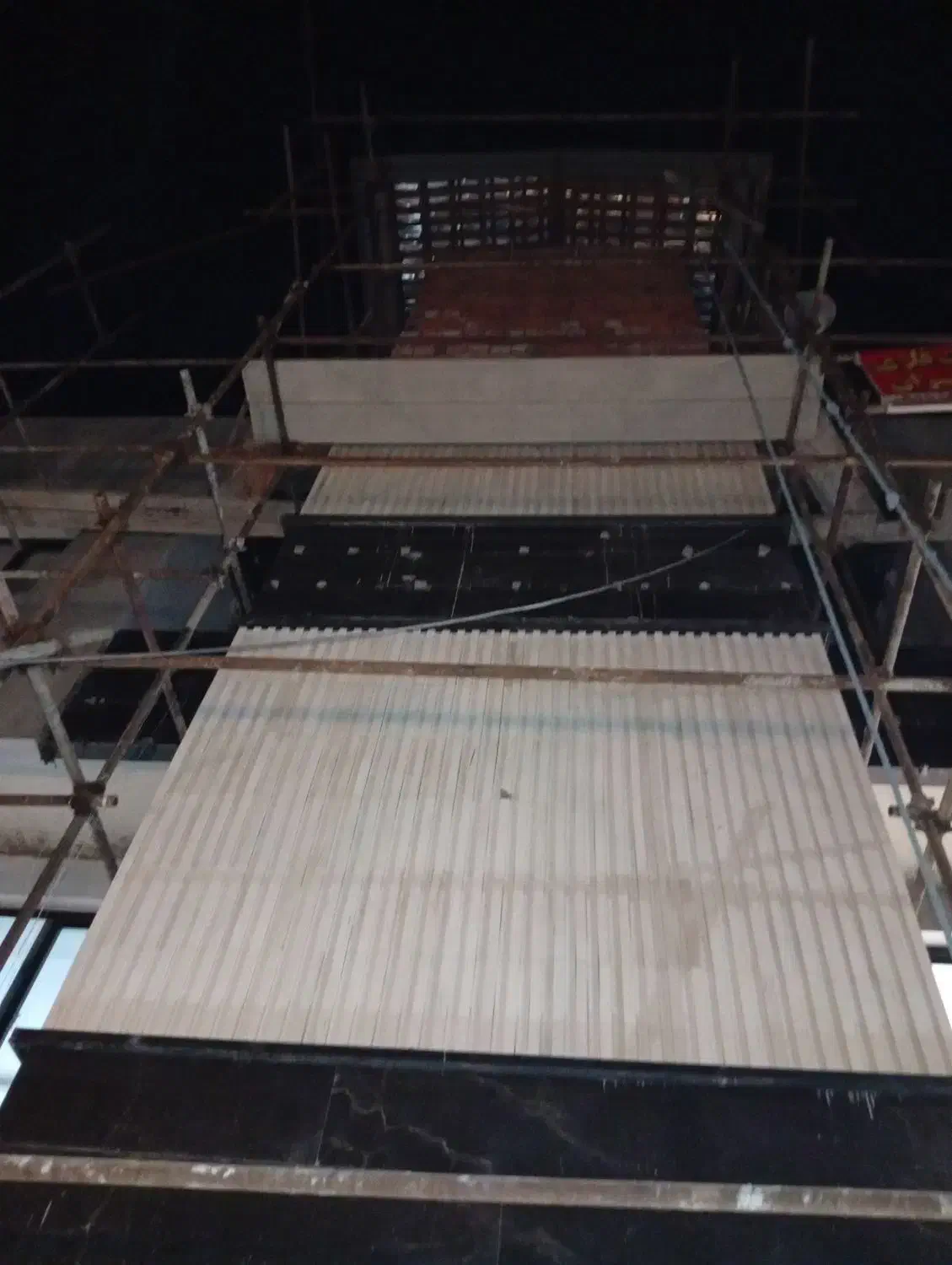 نصب سرامیک سنگ تغییرات|خدمات پیشه و مهارت|اصفهان, جلوان|دیوار