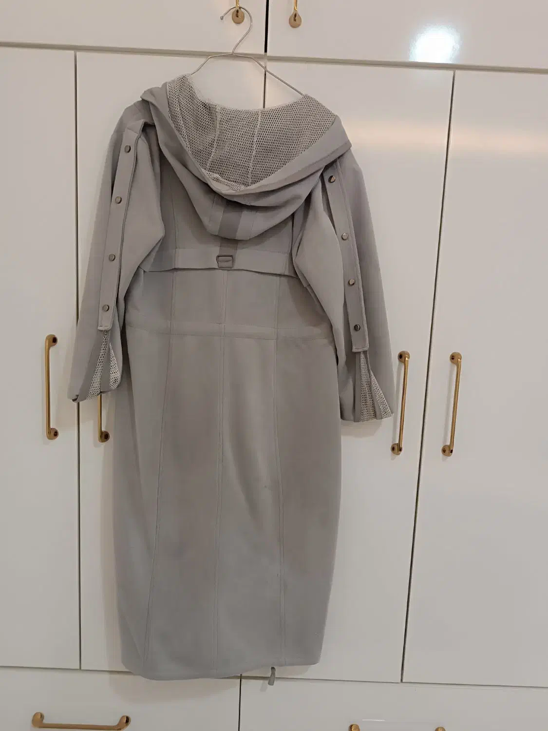 بارونی|لباس|قائن, |دیوار