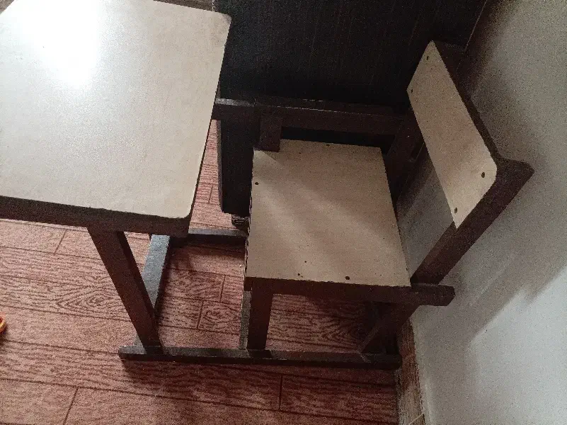 میز تحریر|میز تحریر و کامپیوتر|تربت جام, شهید مدرس|دیوار