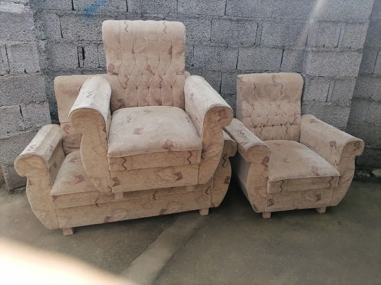 مبل هفت نفره|مبلمان خانگی و میز عسلی|رشت, آتشگاه|دیوار