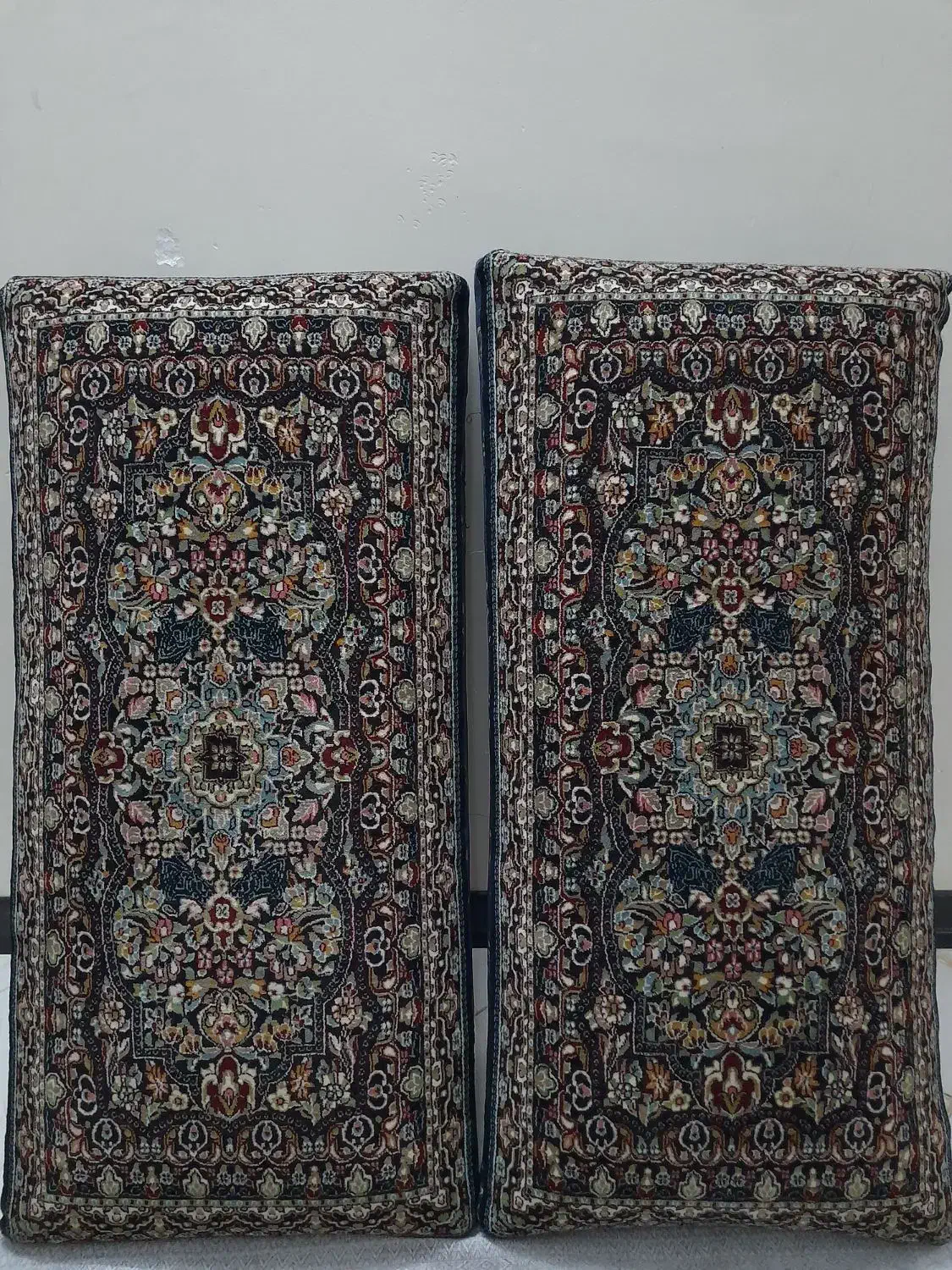 یک جفت پشتی سالم نو|پشتی|اراک, |دیوار