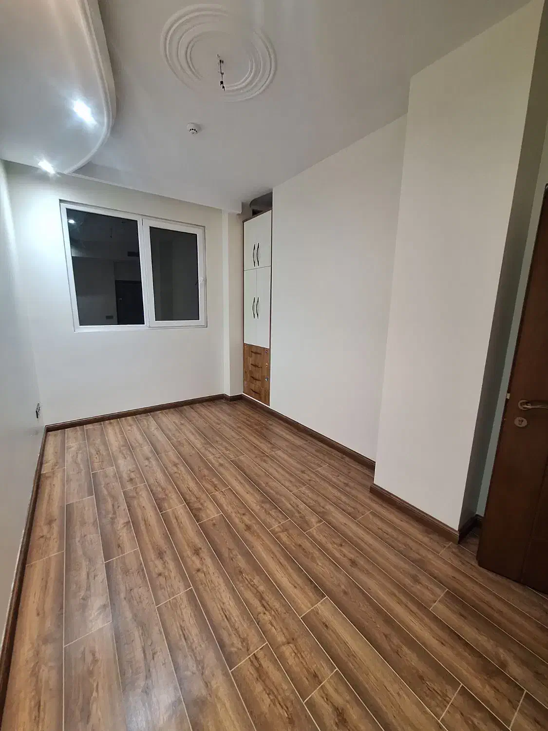 ۱۷۰مترسه خواب/تک واحدی/با دو پارکینگ/لادن شرقی