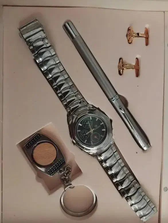 ساعت مردانه نو همراه با جعبه|ساعت|پردیس, فاز ۵|دیوار