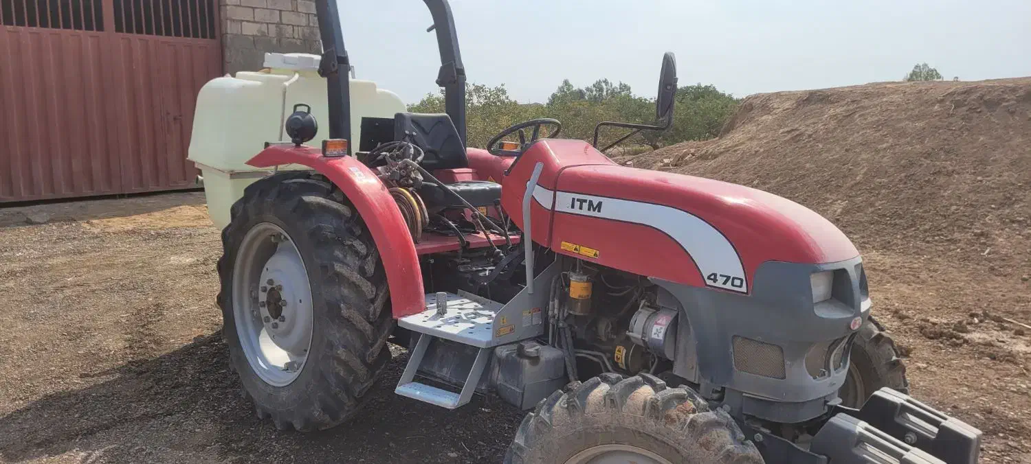 کار با تراکتور|خدمات باغبانی و درختکاری|قم, کوه سفید|دیوار