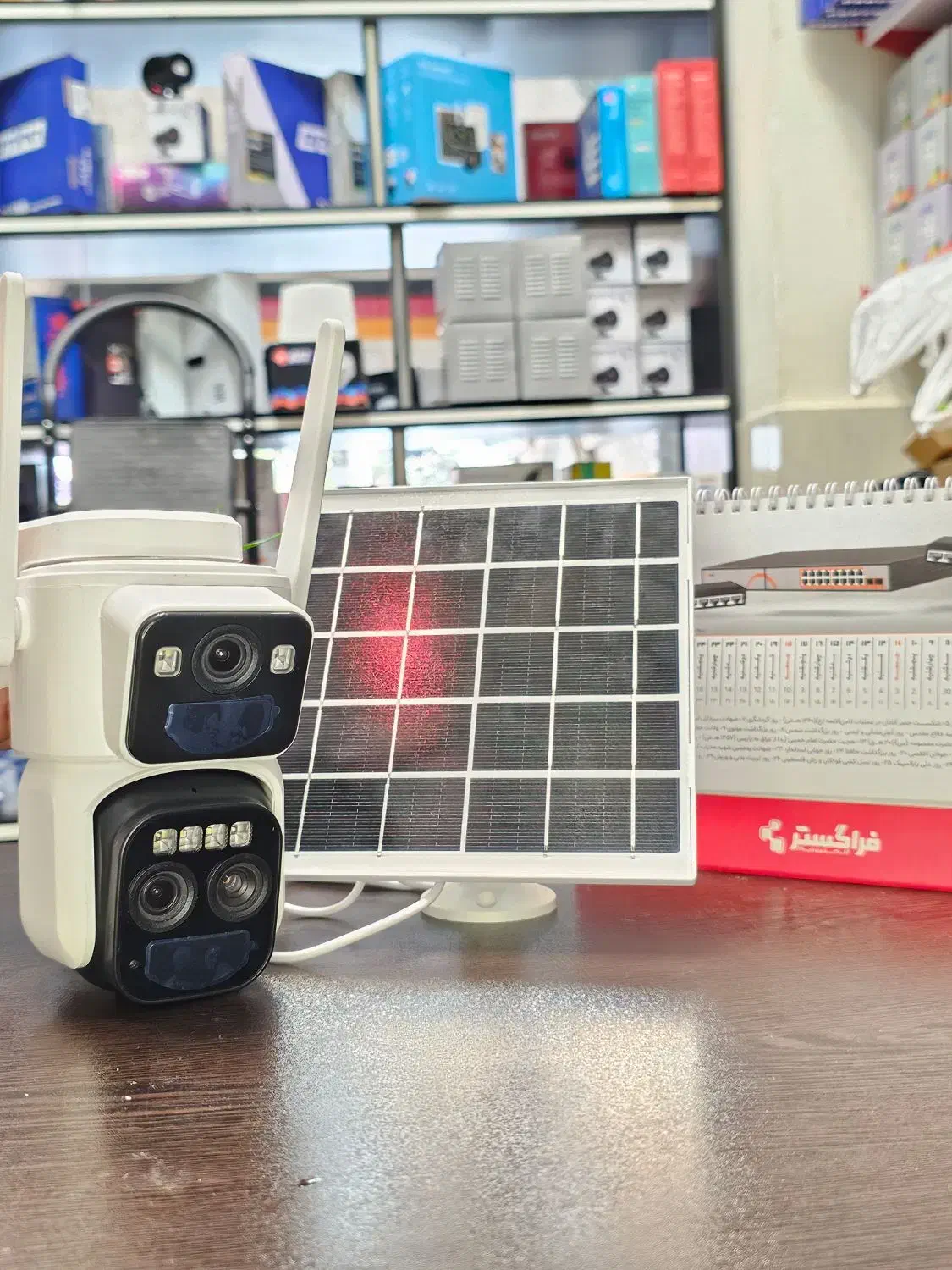 دوربین پنل خورشیدی با زوم قوی|دوربین مداربسته|بروجرد, |دیوار