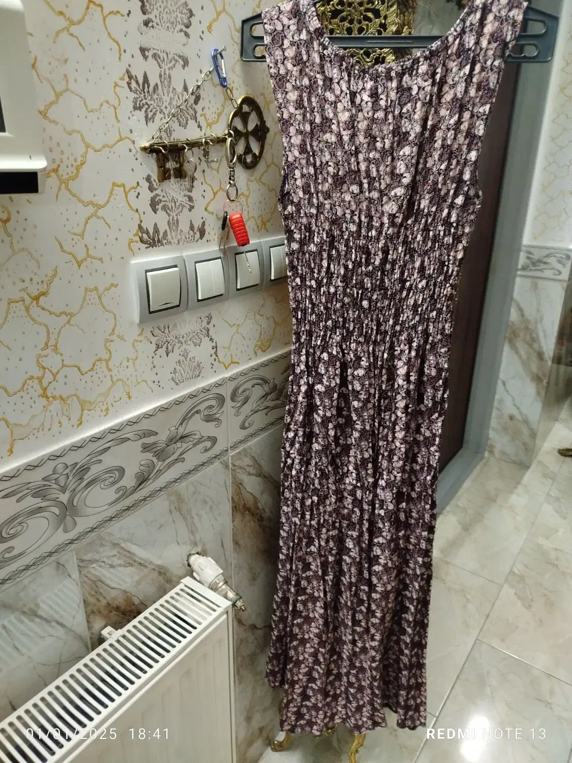 مقداری وسایل|لباس|زنجان, |دیوار