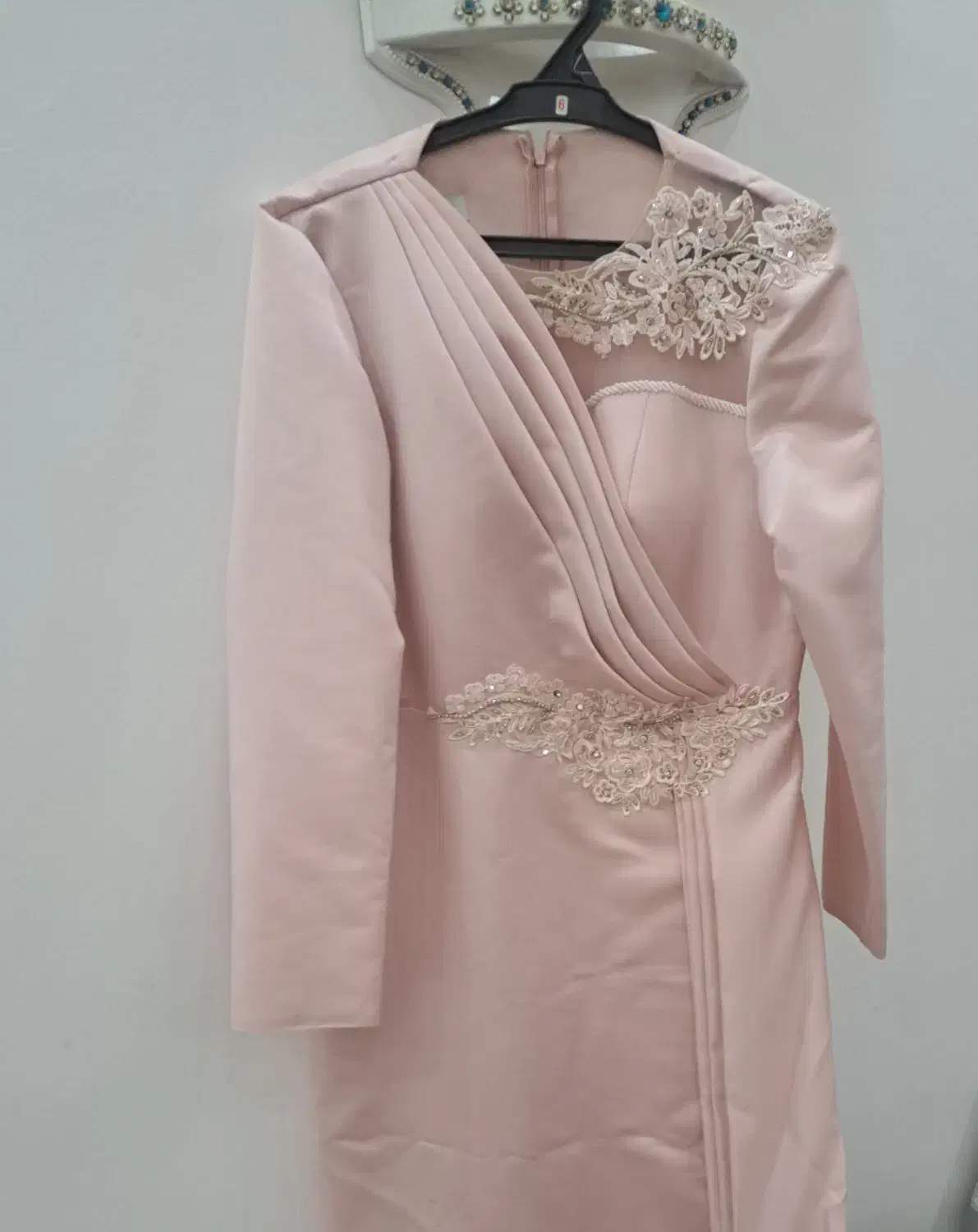 لباس مجلسی|لباس|اندیشه, اندیشه فاز ۱|دیوار