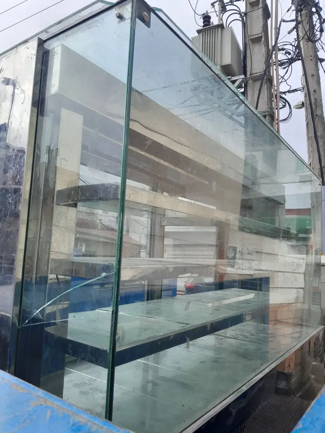 یخچال مکعبی|فروشگاه و مغازه|رشت, نخودچر|دیوار