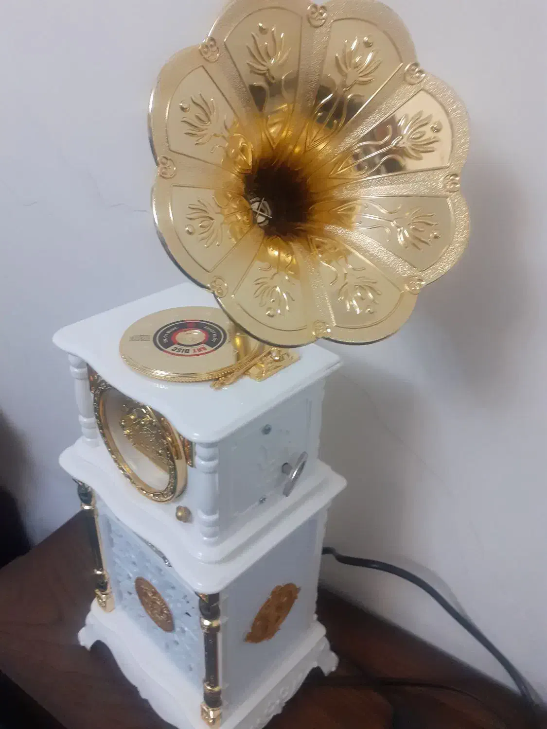 گرامافون موزیکال و چراغ خواب نو با جعبه|چراغ خواب و آباژور|تهران, باغ فیض|دیوار