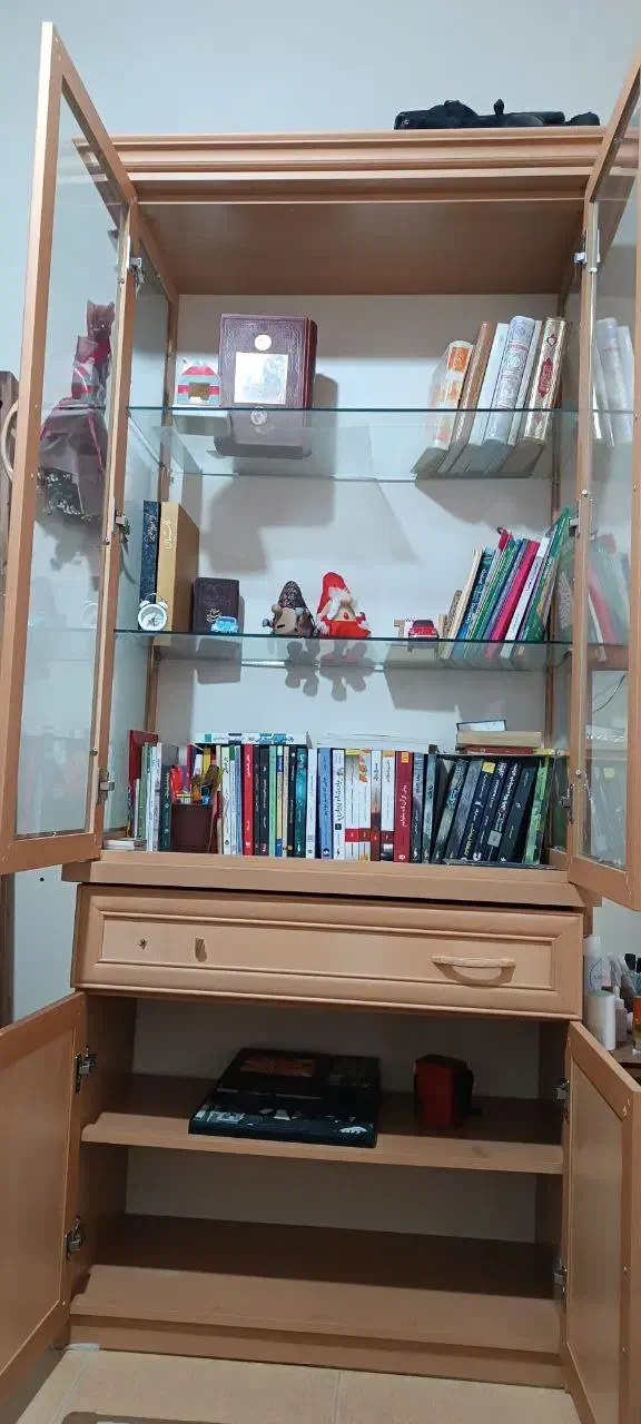 کمد و ویترین و جا کتابی تمیز و شیک|کتابخانه، شلف، قفسه‌های دیواری|اراک, |دیوار