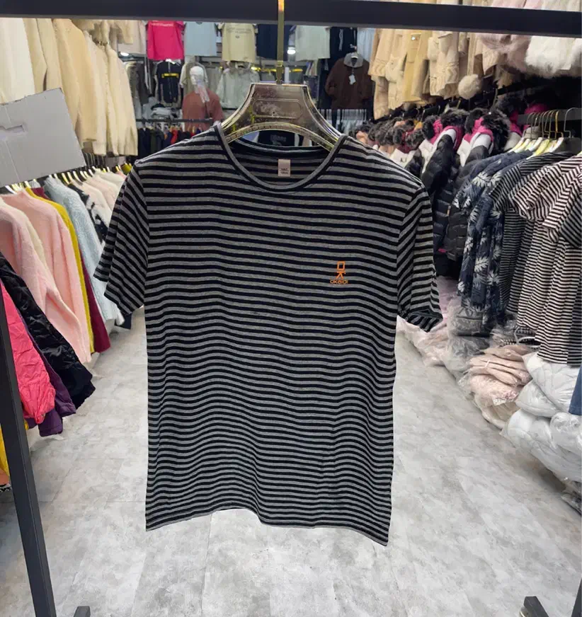 تی شرت با کیفیت فقط فروش عمده قیمت 85تومتن|لباس|قشم, |دیوار