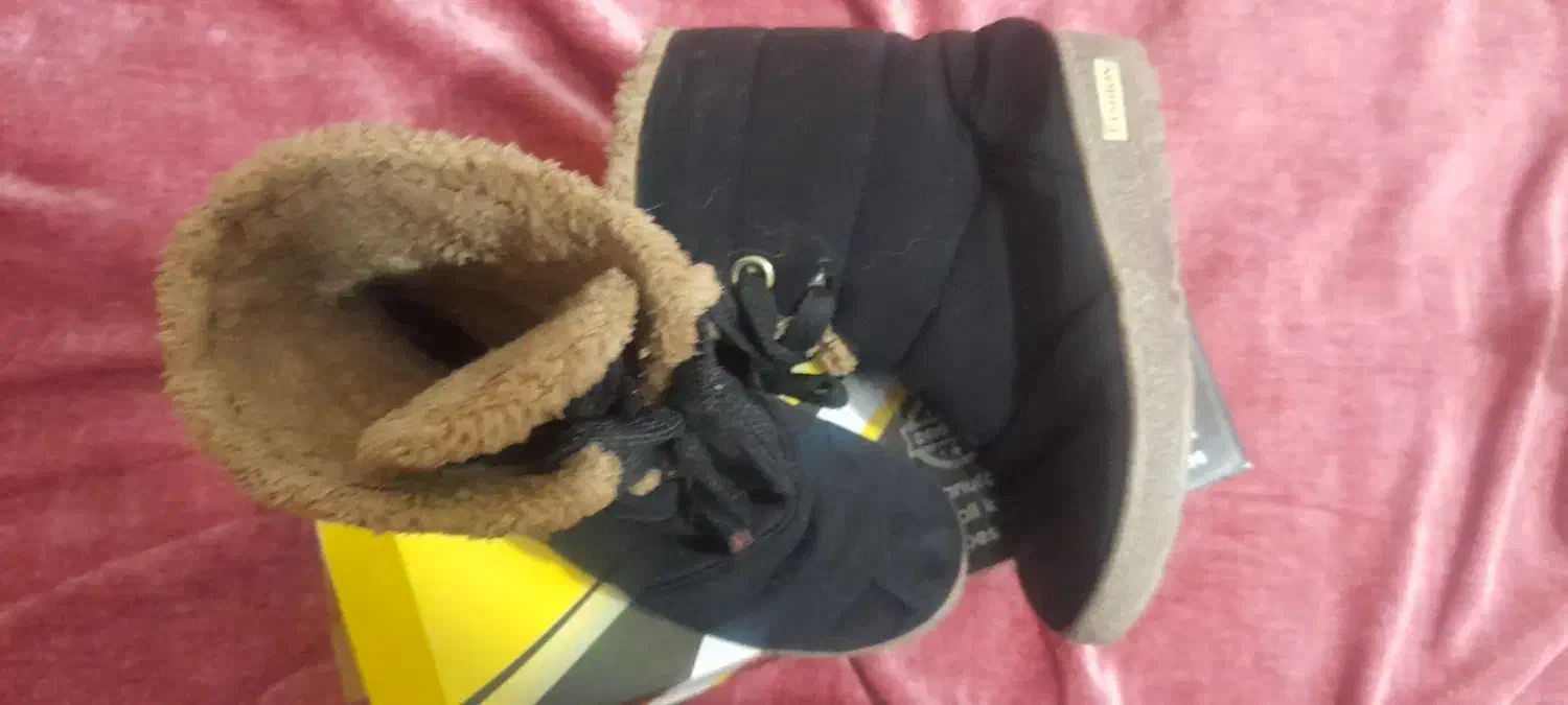 دو جفت کفش و یک  کاپشن کتان دخترانه|کفش و لباس بچه|هشتگرد, ینگی امام|دیوار