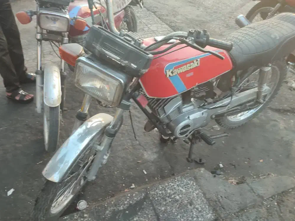 کلکسیونی|کلکسیون اشیاء عتیقه|اصفهان, باغ نگاره|دیوار