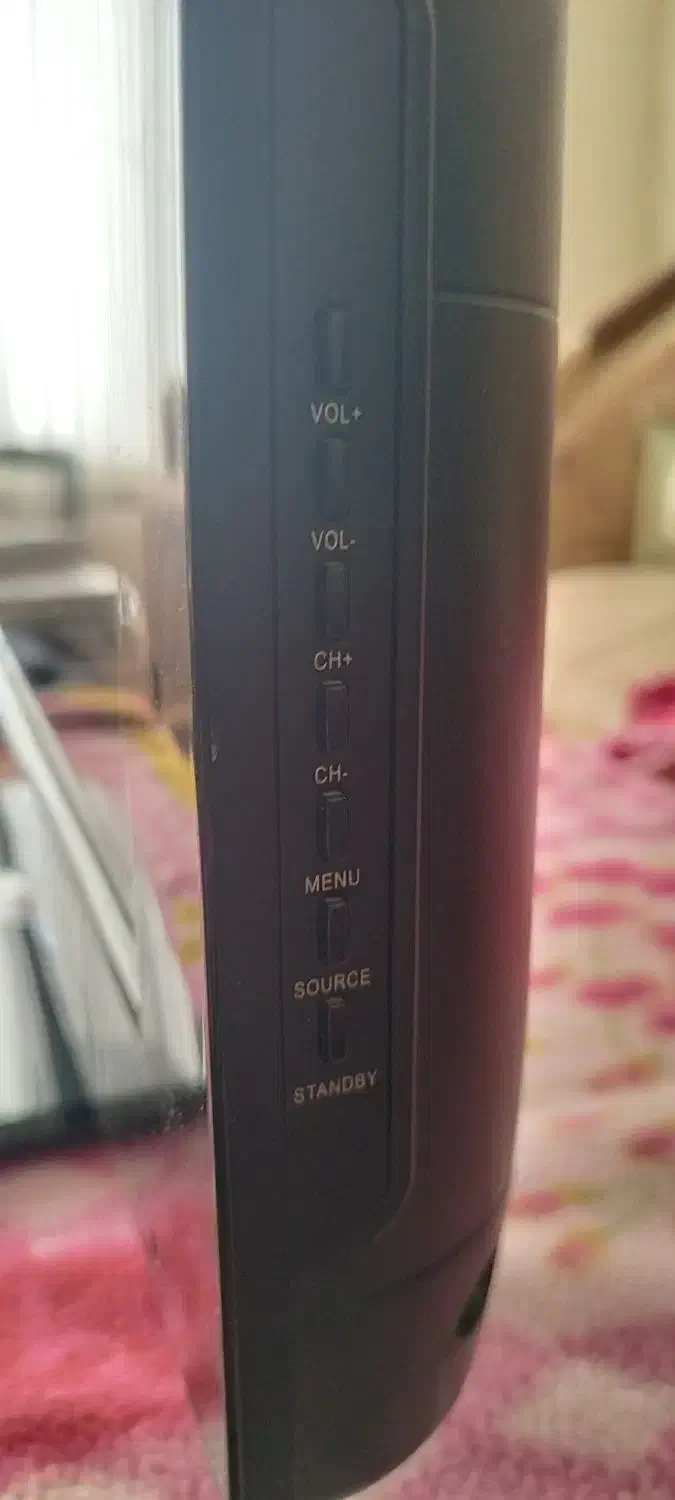 تلویزیون LCD سالم ۳۲ اینچی|تلویزیون و پروژکتور|تبریز, |دیوار