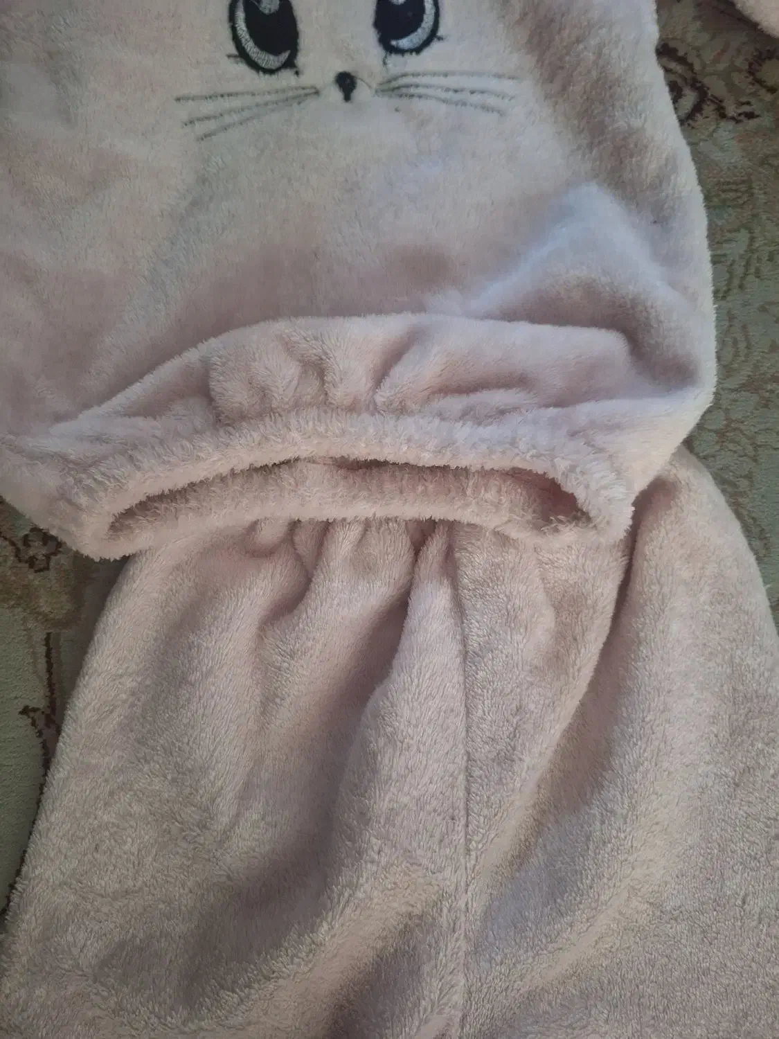 هودی شلوار|لباس|قم, دروازه چوبی|دیوار