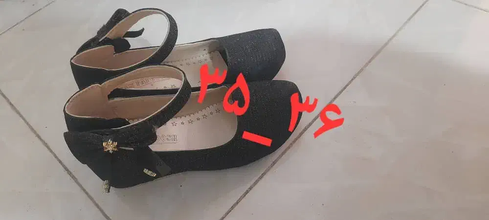 تعدادی کفش دخترانه|کفش و لباس بچه|کنگاور, |دیوار
