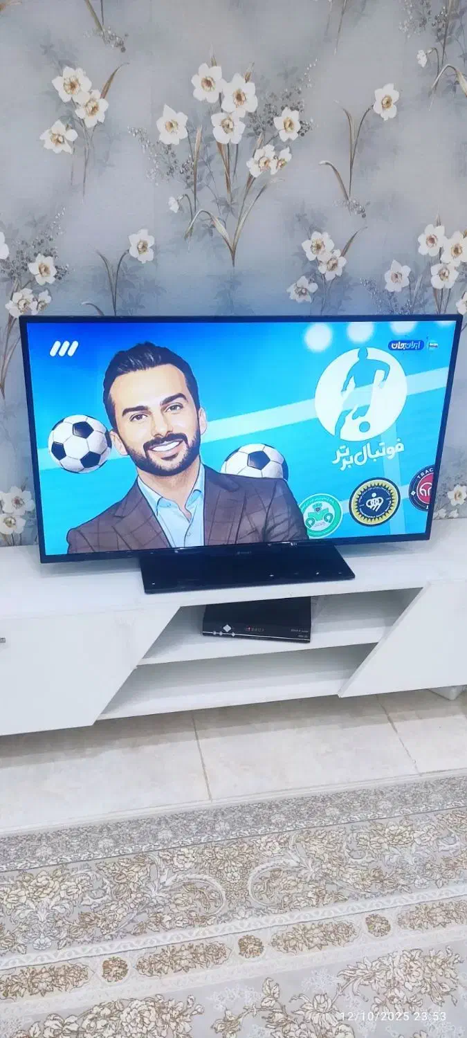 تلویزیون اسنوا 42 اینچ دهگلان|تلویزیون و پروژکتور|سنندج, |دیوار