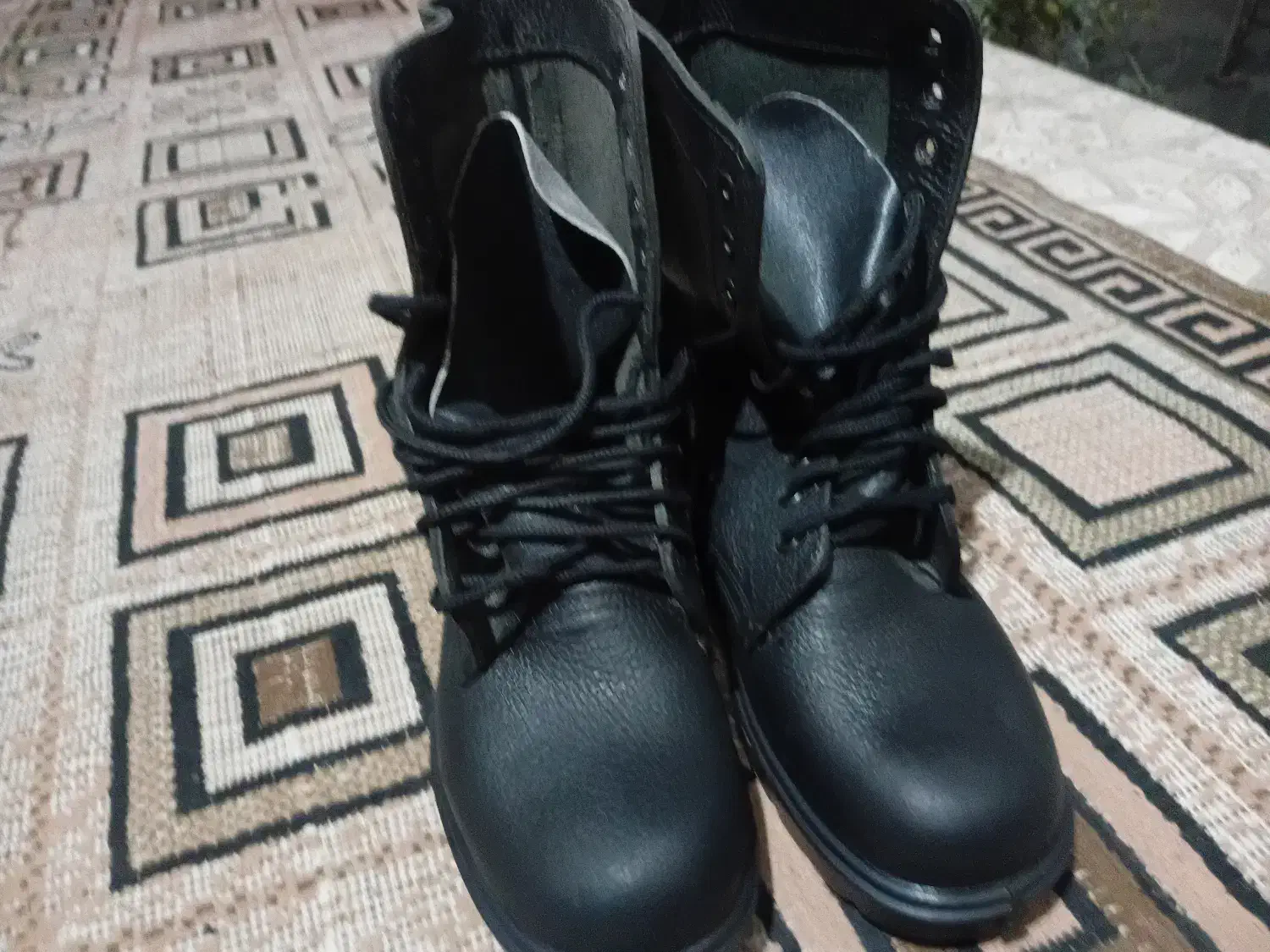 کفش و پوتین سربازی نو هست|کیف، کفش، کمربند|خلخال, |دیوار