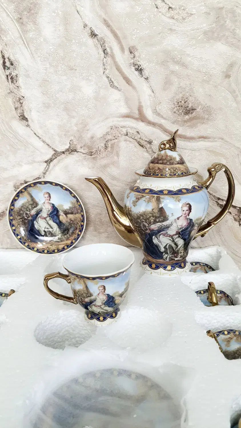 ست سرویس کامل چایخوری و بشقاب و پیاله آنتیک|ظروف سرو و پذیرایی|شیراز, اصلاح‌نژاد|دیوار