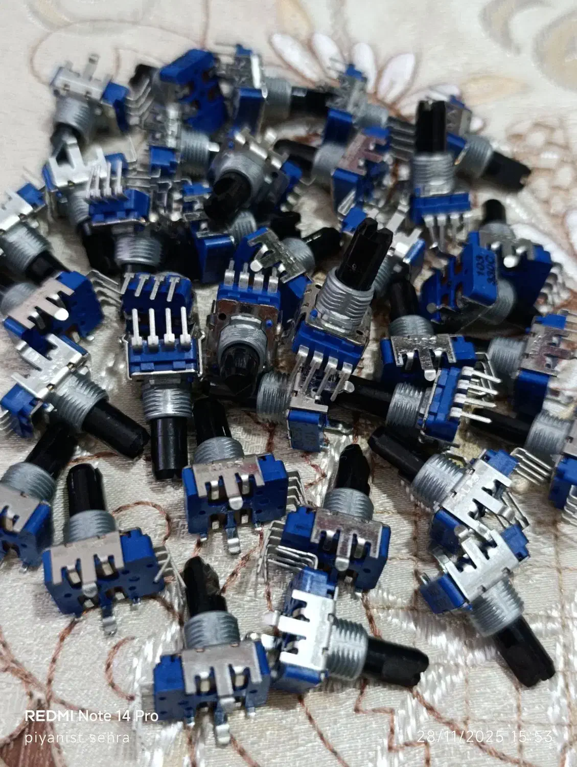 ولوم پیچ  KORG  کرگ|پیانو، کیبورد، آکاردئون|ارومیه, |دیوار