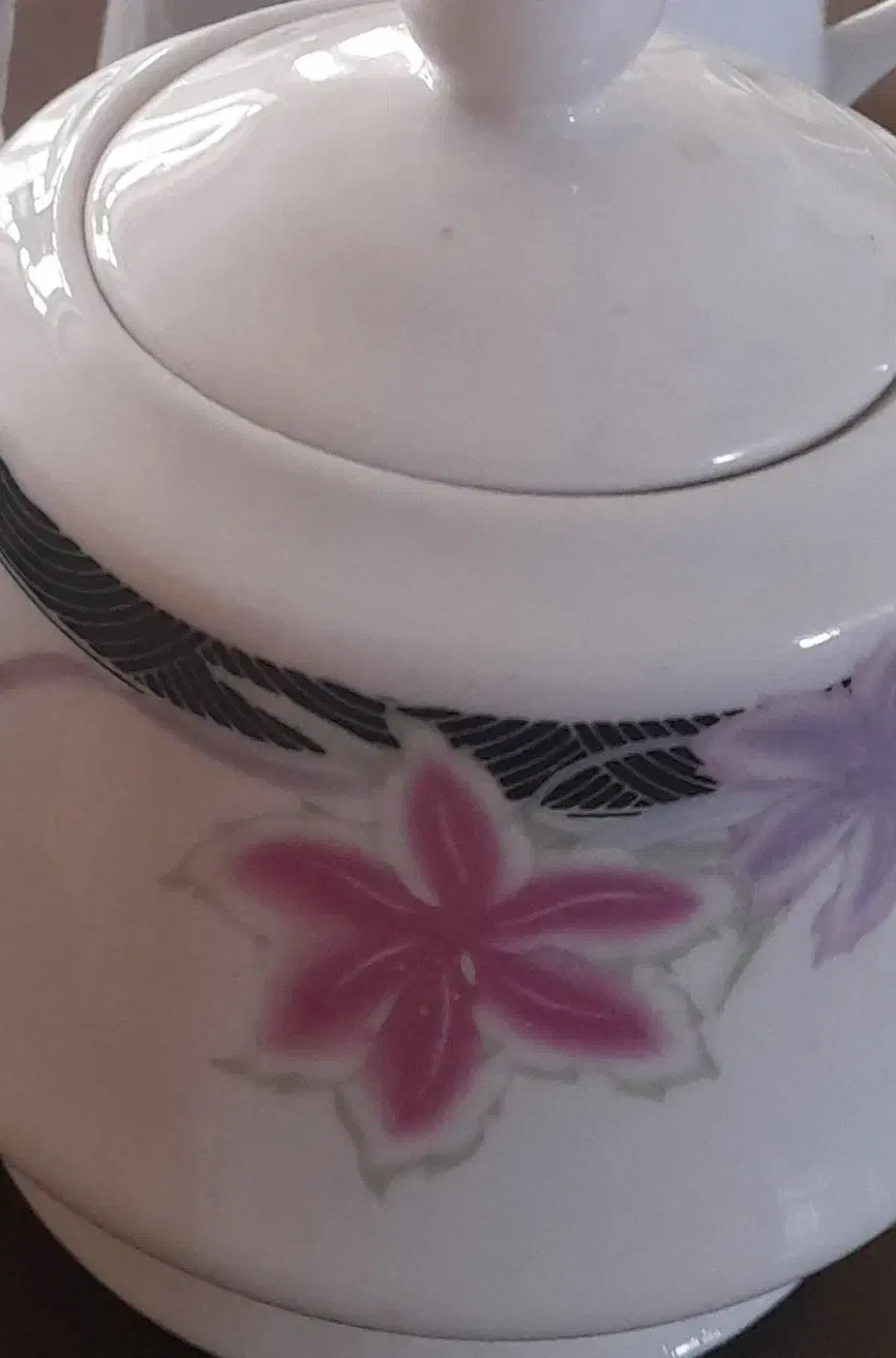 قندان و دیس|کلکسیون اشیاء عتیقه|مشهد, تربیت (صدف)|دیوار