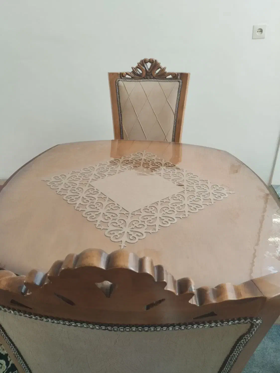 میز غذا خوری|میز و صندلی غذاخوری|بروجرد, |دیوار