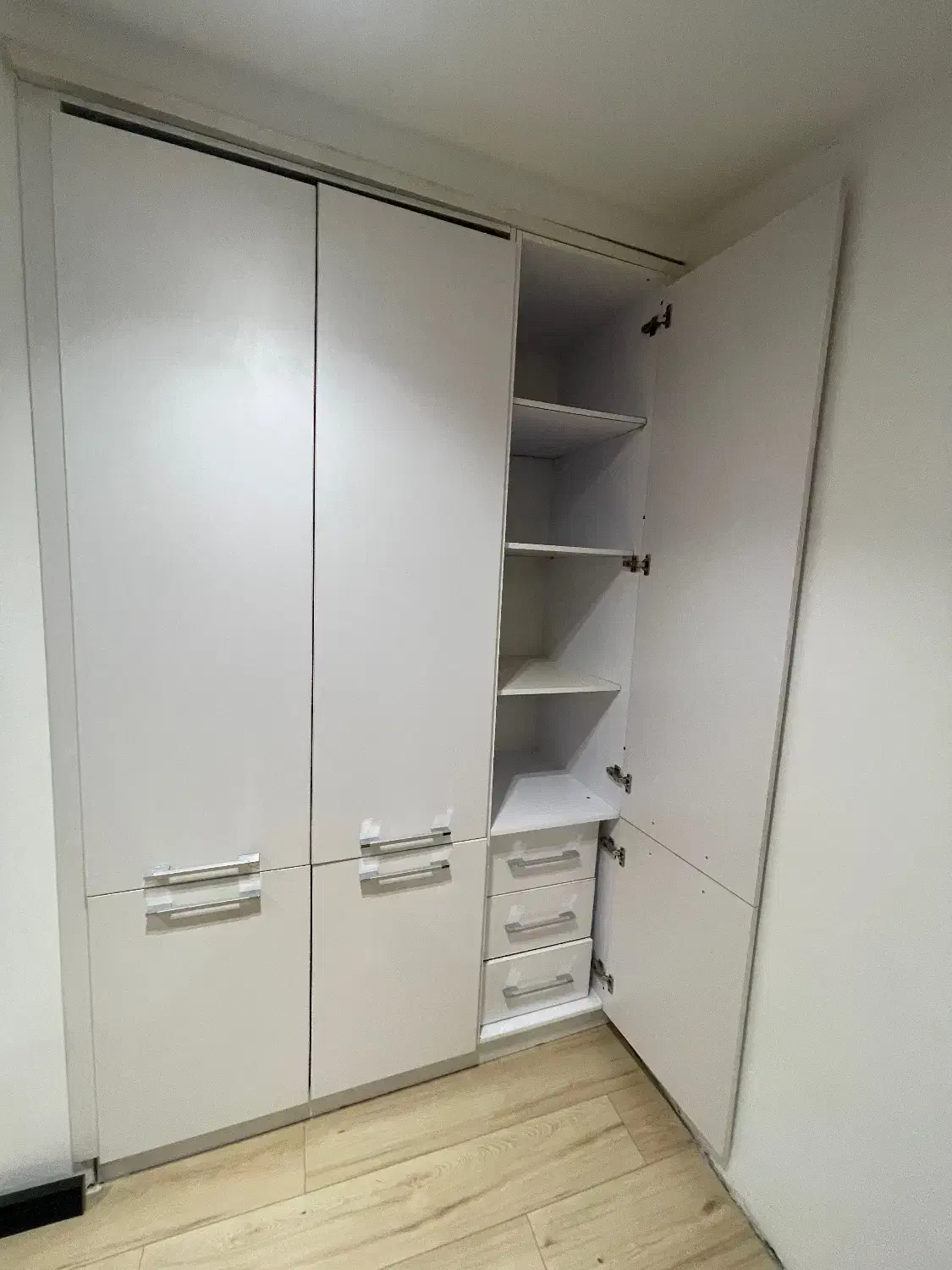 کمد دیواری مخصوص لباس و اکسسوری|جاکفشی، کمد، دراور|رشت, بلوار گیلان|دیوار