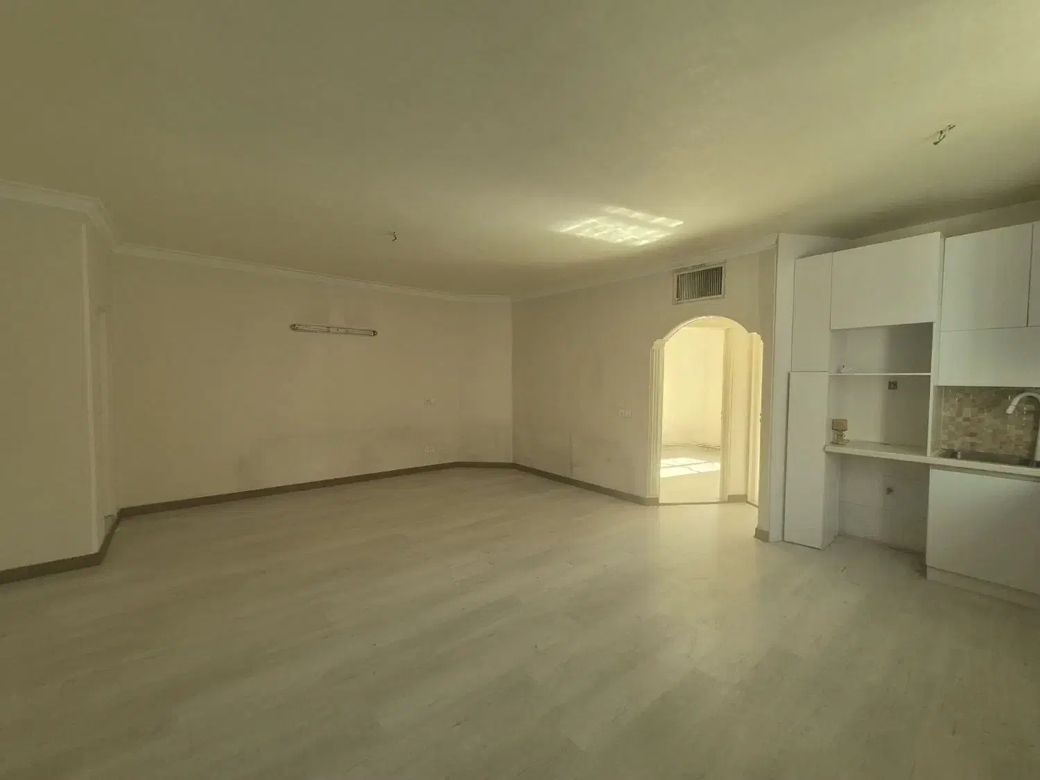 تنها۶۸متر۲خواب آسانسور دار غرق نور زیر ۵۹۶۰منطقه|فروش آپارتمان|تهران, امامت|دیوار