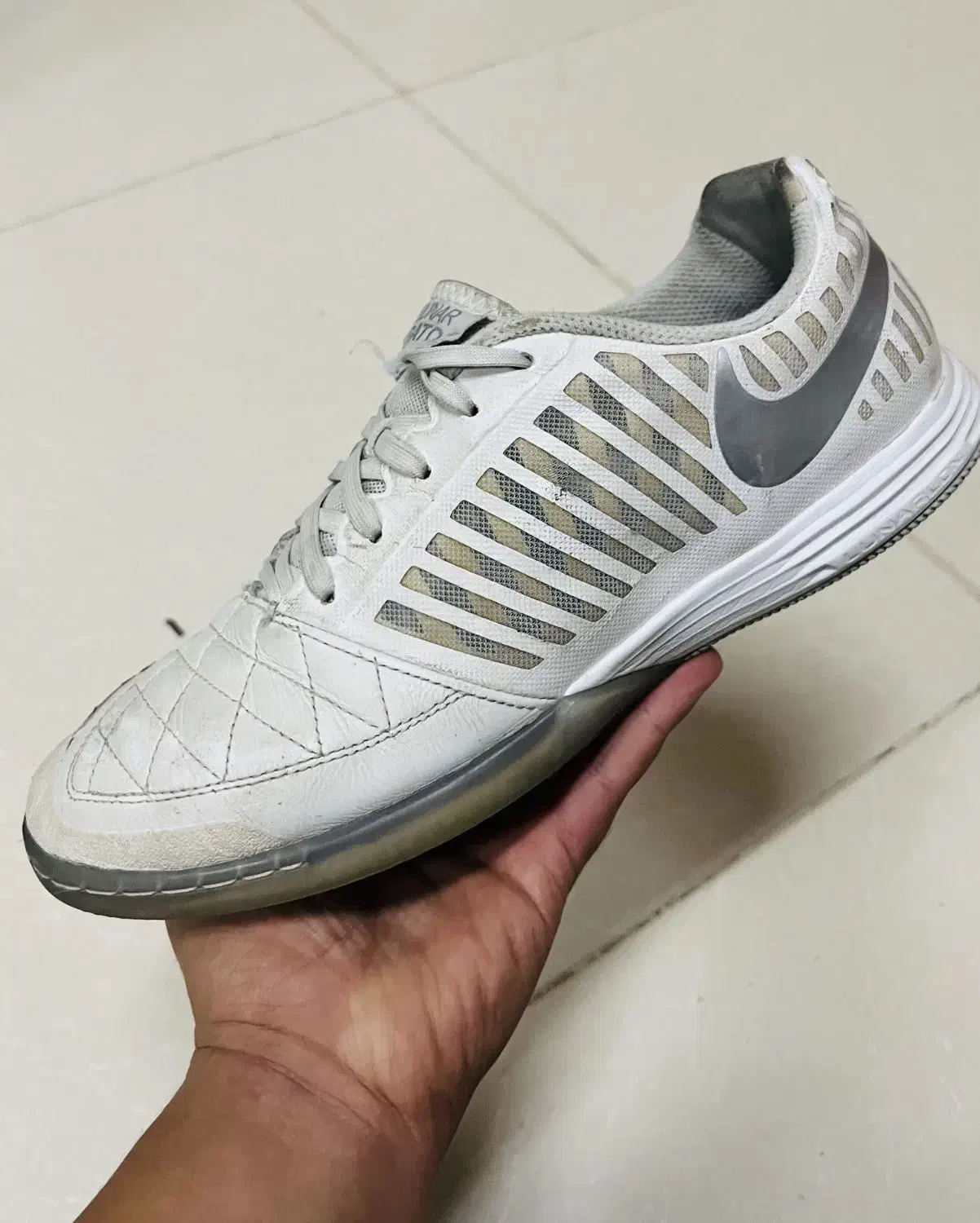 کفش فوتسالی لونارگتو|کیف، کفش، کمربند|گناباد, |دیوار