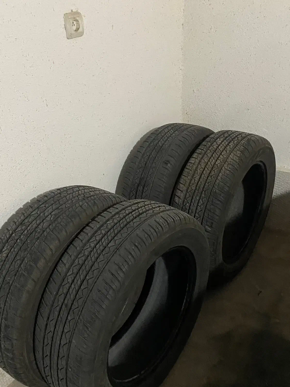 لاستیک سایز ۲۳۵/۵۵/۱۸|قطعات یدکی و لوازم جانبی|شیراز, دکتر حسابی|دیوار