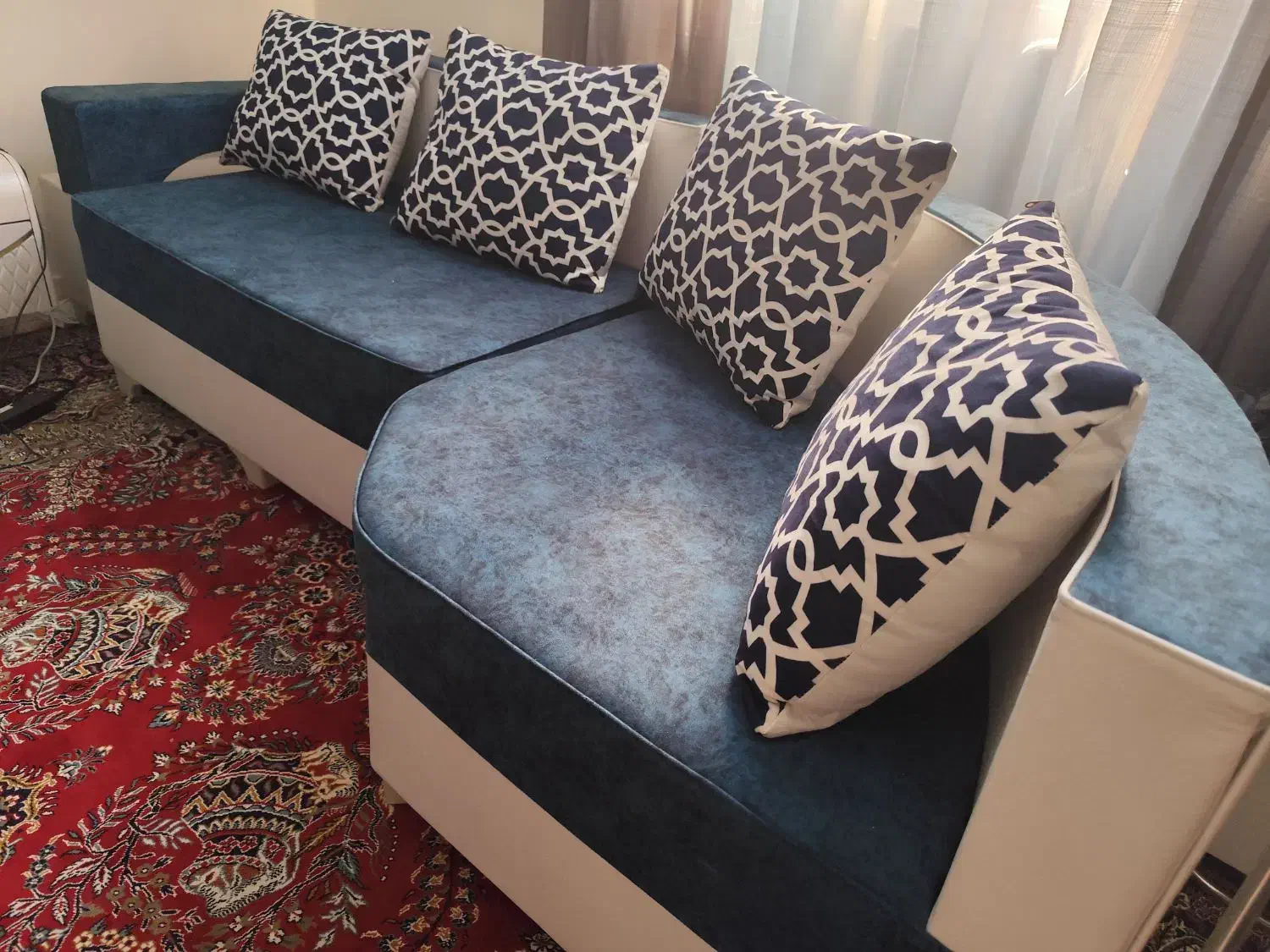 مبل راحتی 7 نفره و تخت دو نفره کاملا نو و سالم|مبلمان خانگی و میز عسلی|تهران, دهم فروردین|دیوار