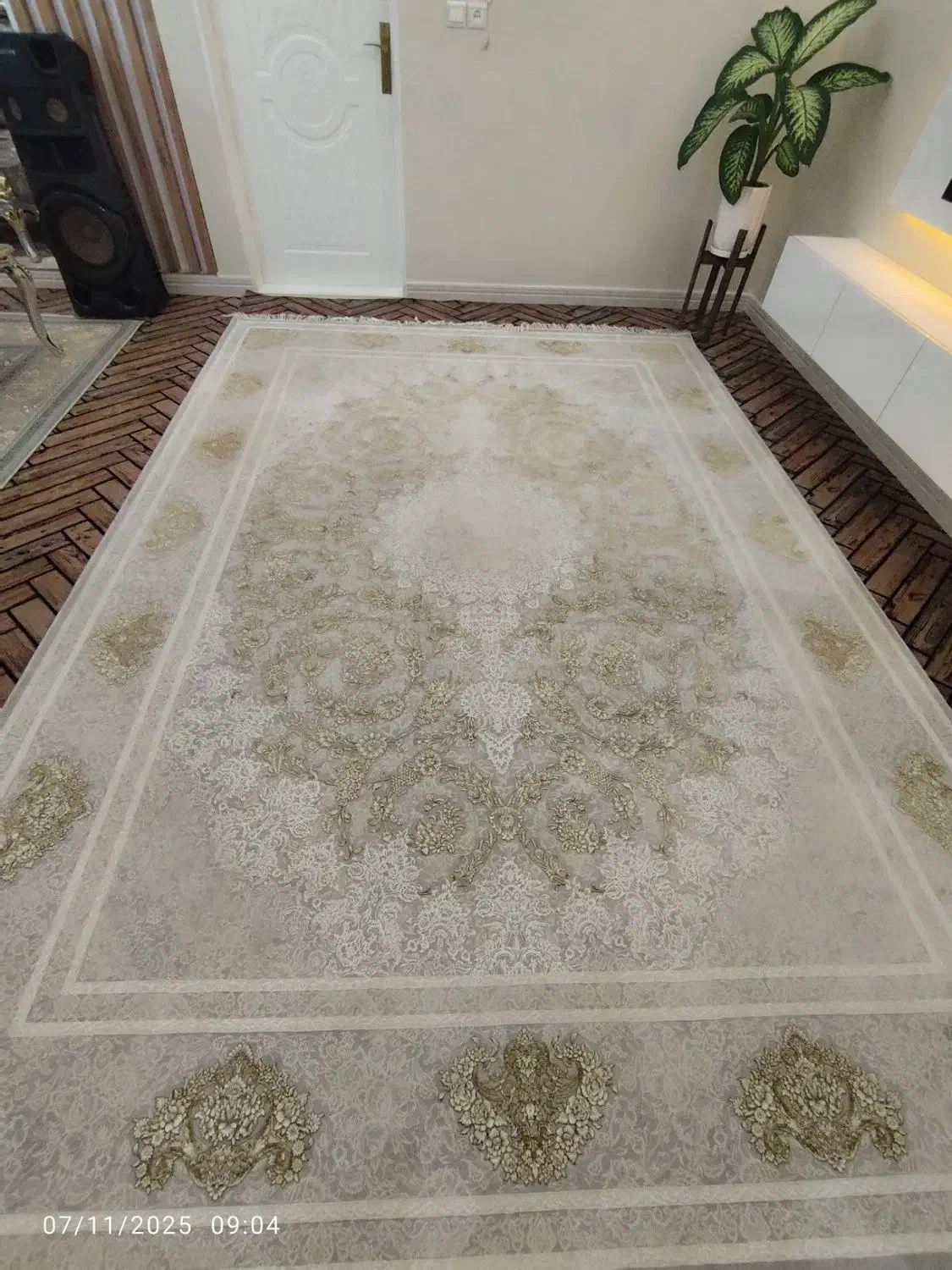 فرش ۹متری ۱۲۰۰شانه طلاکوب گل برجسته|فرش|مرند, |دیوار