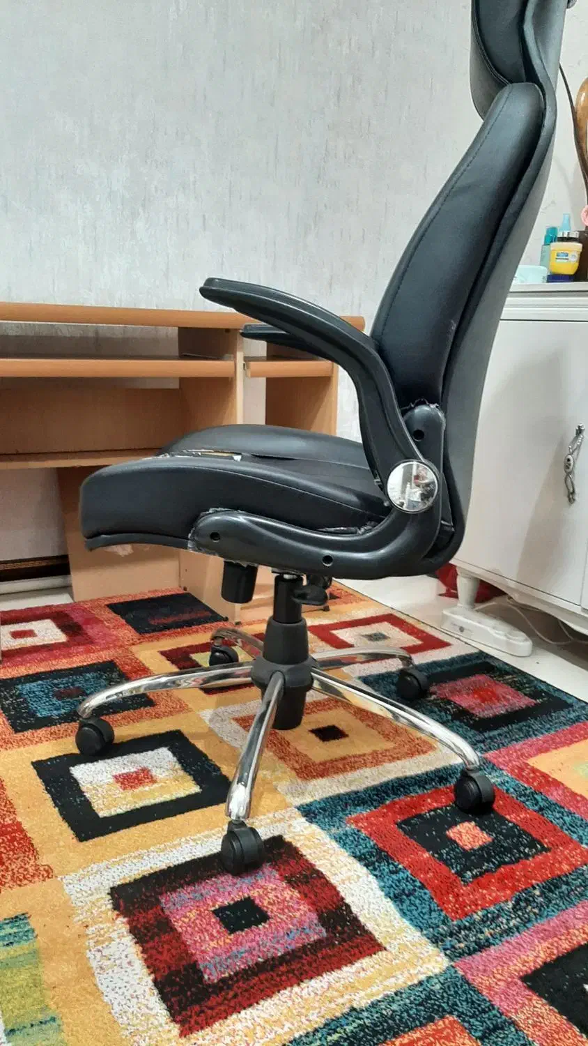 میز کامپیوتر و یک عدد صندلی|میز تحریر و کامپیوتر|فردیس, قریشی|دیوار