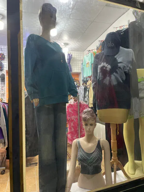 فروشنده لباس|استخدام خدمات فروشگاه و رستوران|برازجان, |دیوار