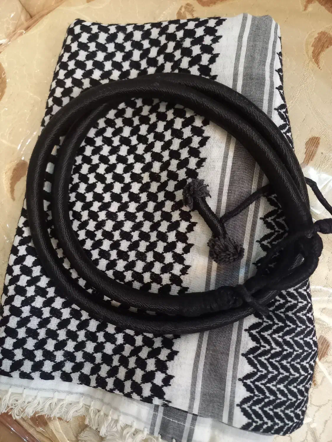 چفیه وعگال اصل عربی|لباس|خمینیشهر, |دیوار