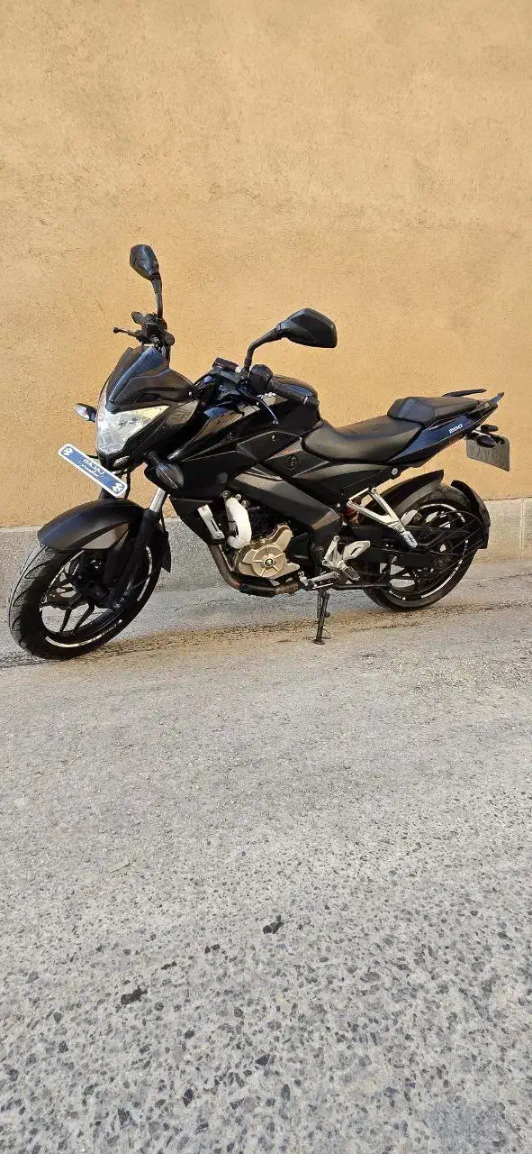 NS200|موتورسیکلت|اصفهان, درب کوشک|دیوار