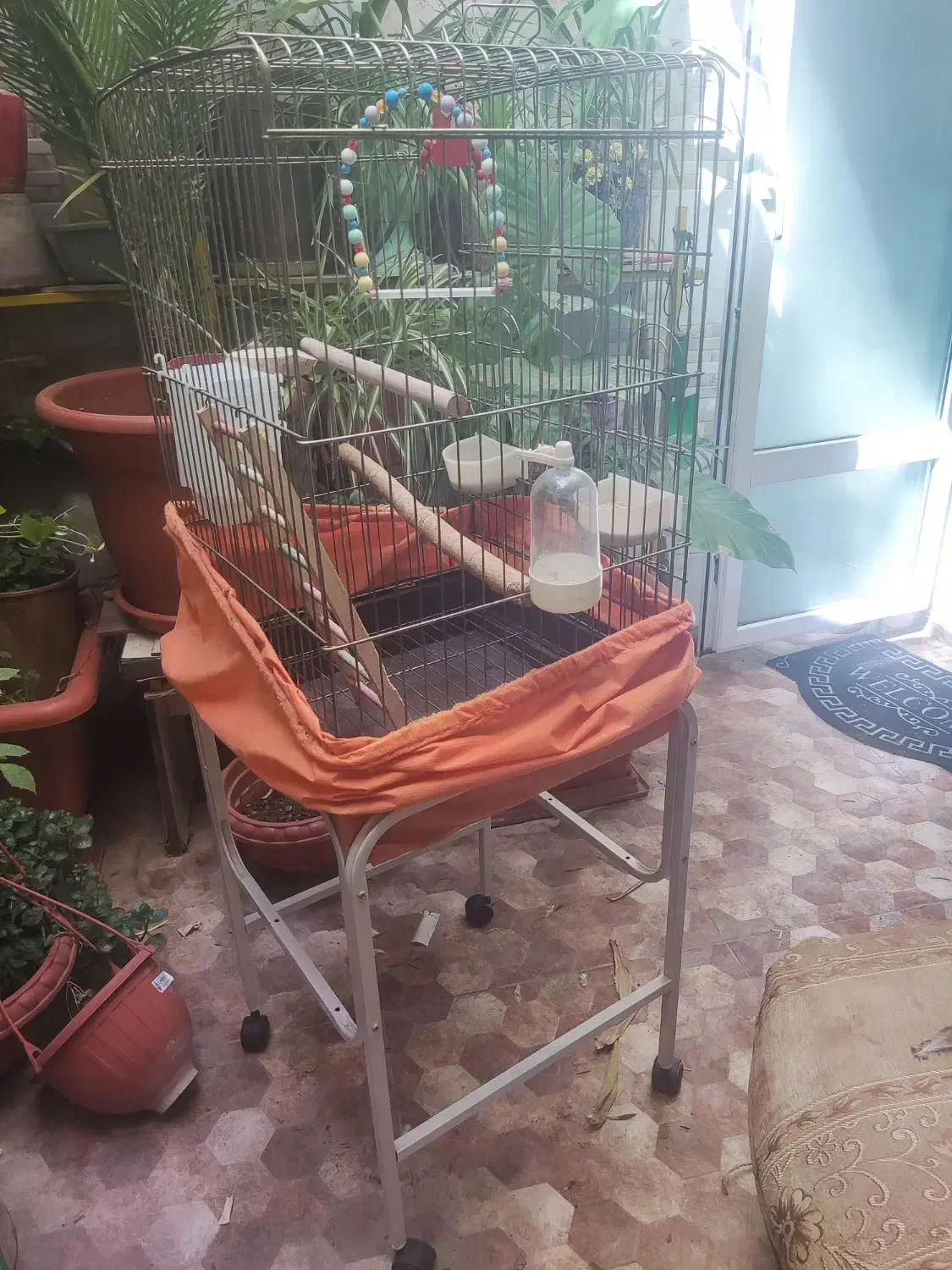 قفس پرنده با وسایل و پایه قفس|لوازم جانبی حیوانات|تهران, مقدم|دیوار