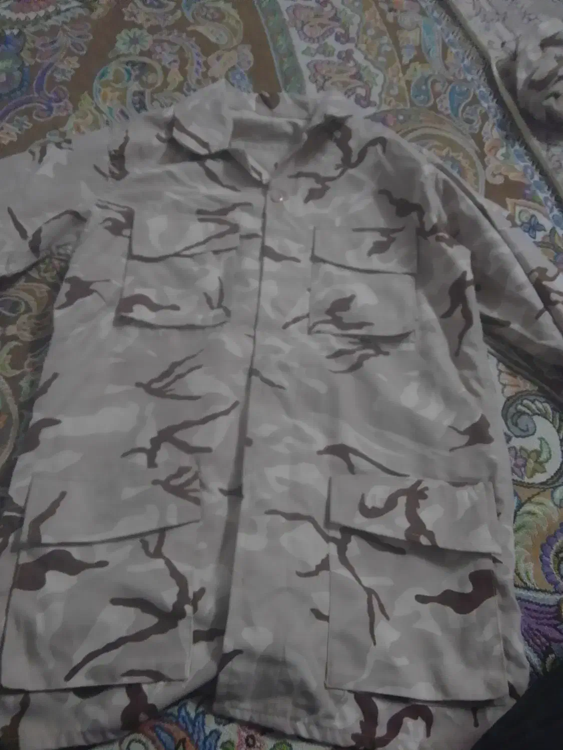 لباس و پوتین و اورکت|لباس|گلبهار, شهر جدید گلبهار|دیوار