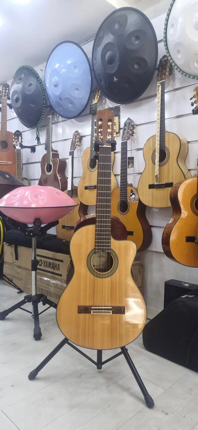 Guitar|گیتار، بیس، امپلیفایر|اهواز, کیانپارس |دیوار