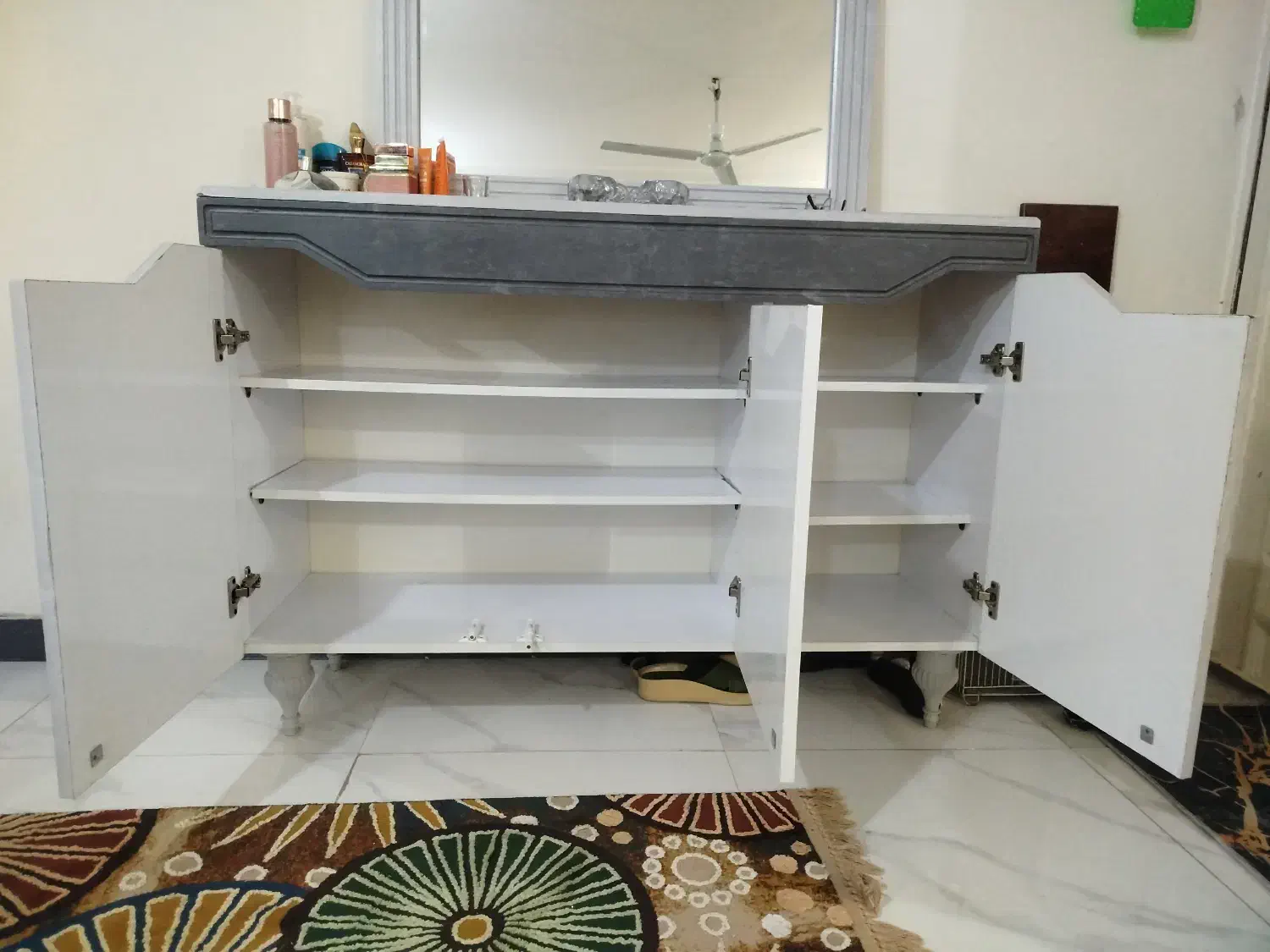 کنسول وآینه رنگ طوسی روشن|بوفه، ویترین، کنسول|اهواز, سپیدار|دیوار