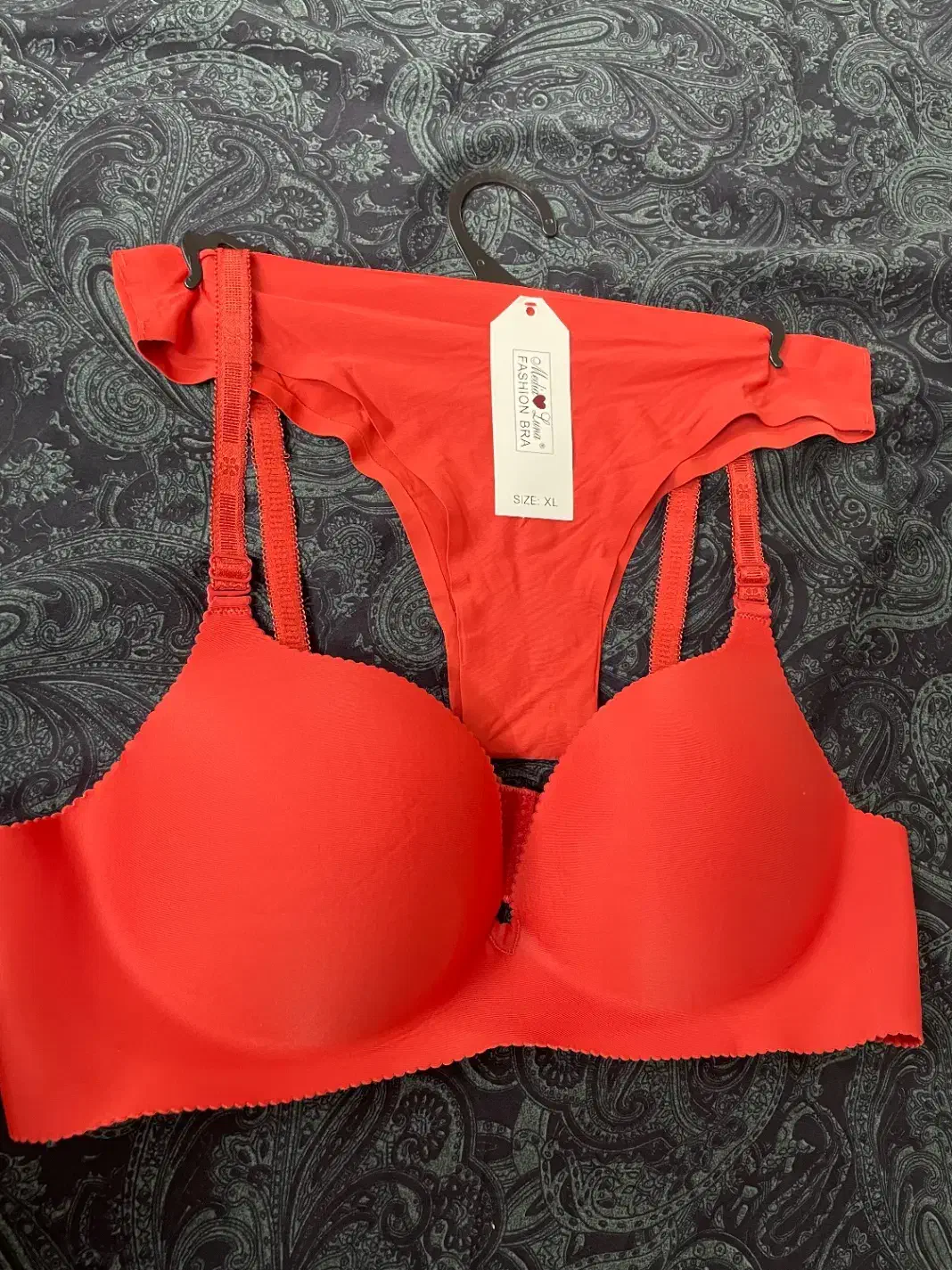 لباس زیر|لباس|مشهد, مصلی (کارمندان اول)|دیوار