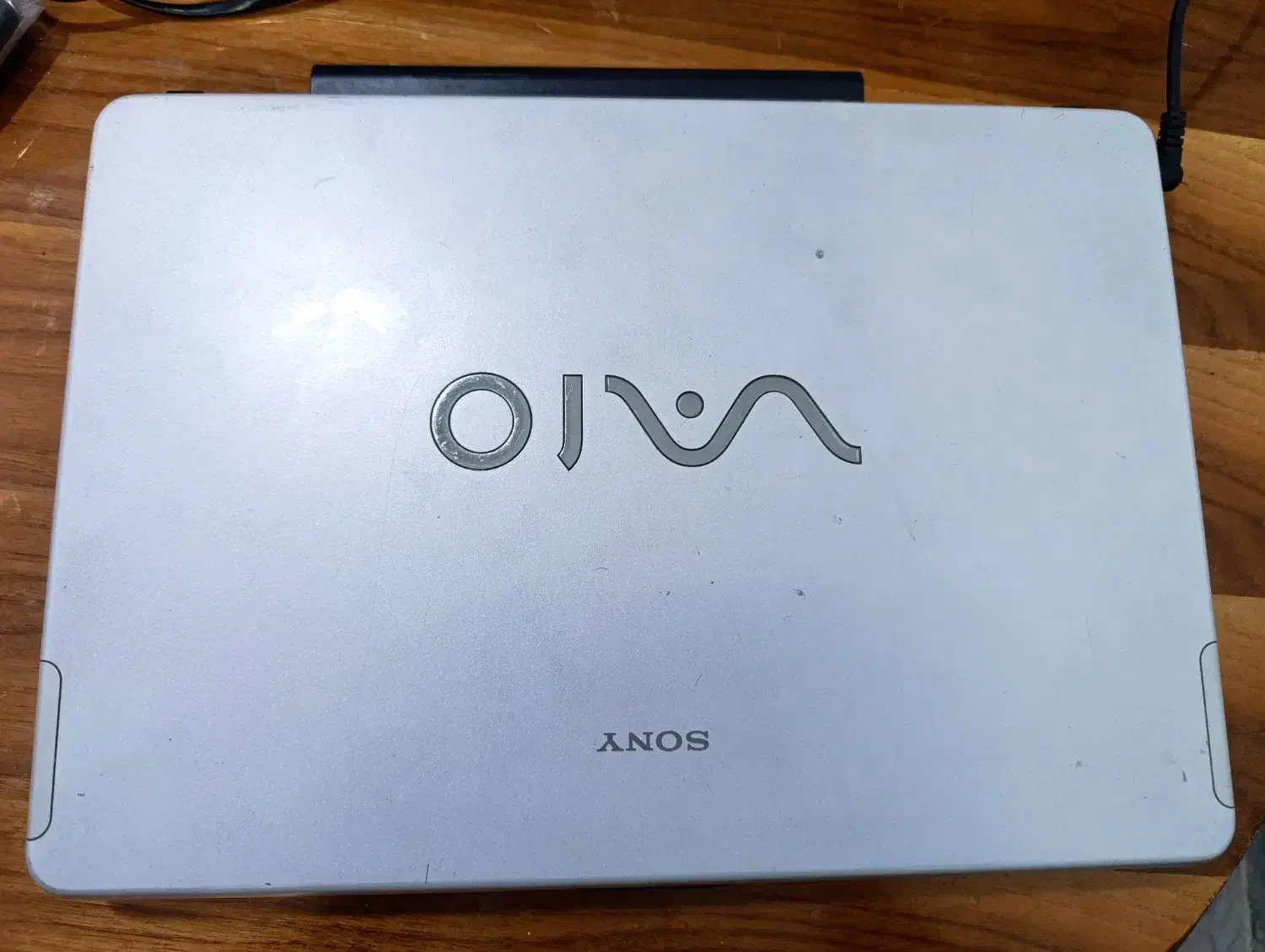 سونی وایو|رایانه همراه|قدس, شهر‌قدس|دیوار