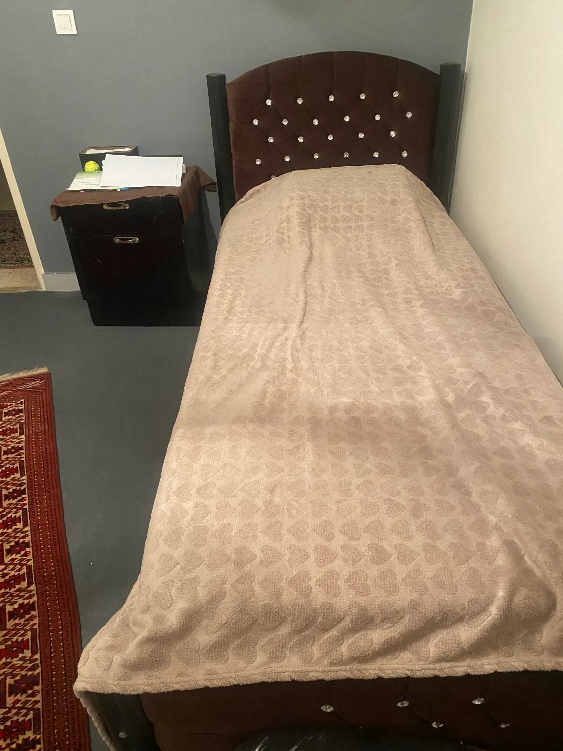 خانه|تخت و سرویس خواب|نائین, |دیوار